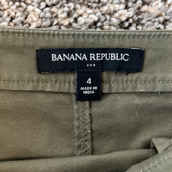 Banana Republic | Olive Green Skirt - Picture 6 of 6
